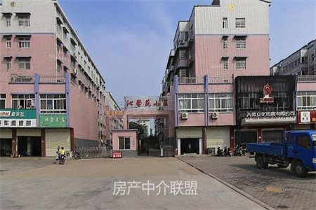 昊宝龙苑3室2厅1卫14/17楼108平55万精装